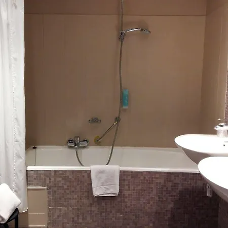 Ter Streep Отель Остенде